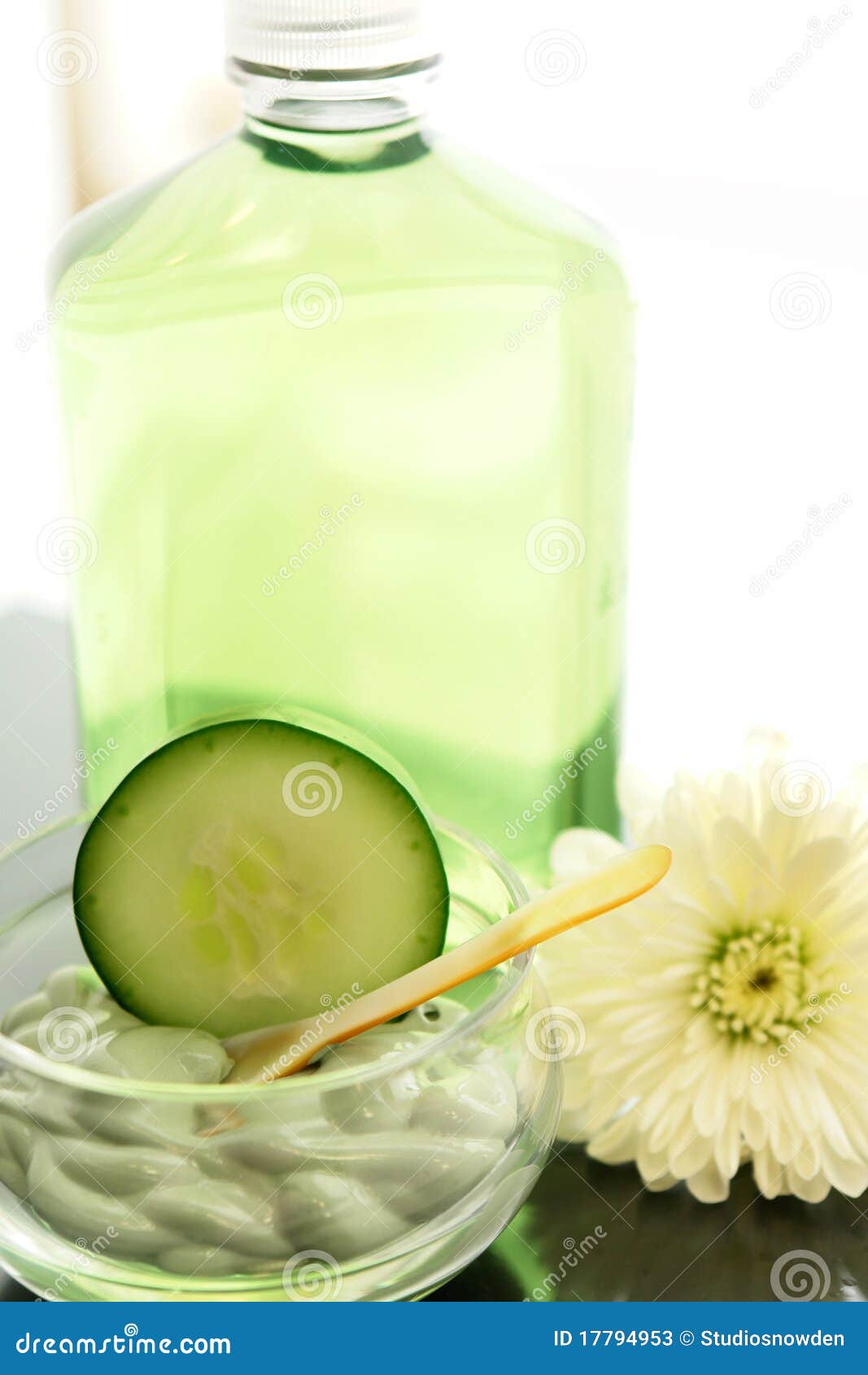 Cucumber spa treatment stock image. Image of single, liquid - 17794953