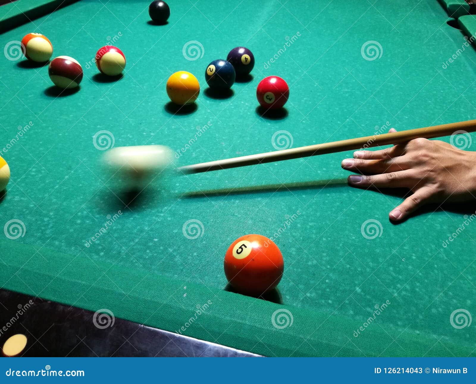 Cue Aim Billiard Snooker Pyramid on Green Table