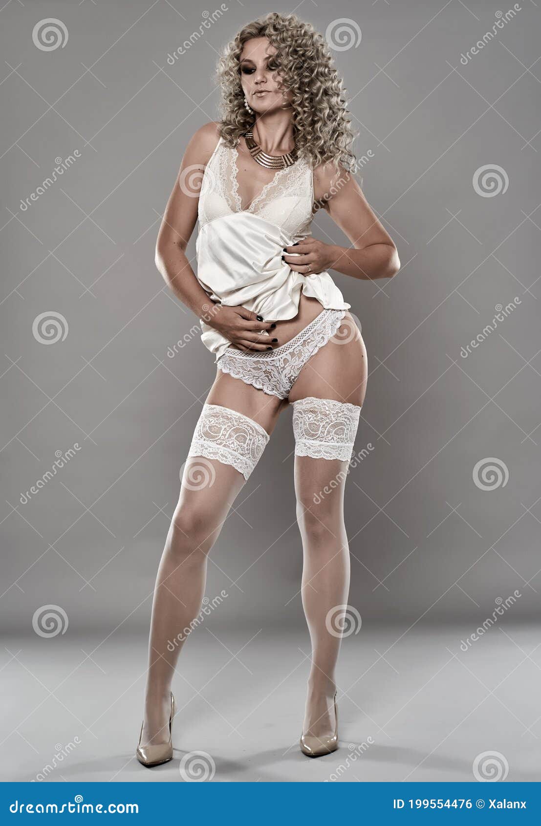 Cuerpo Completo Del Modelo De Lencer a Foto de archivo Imagen de