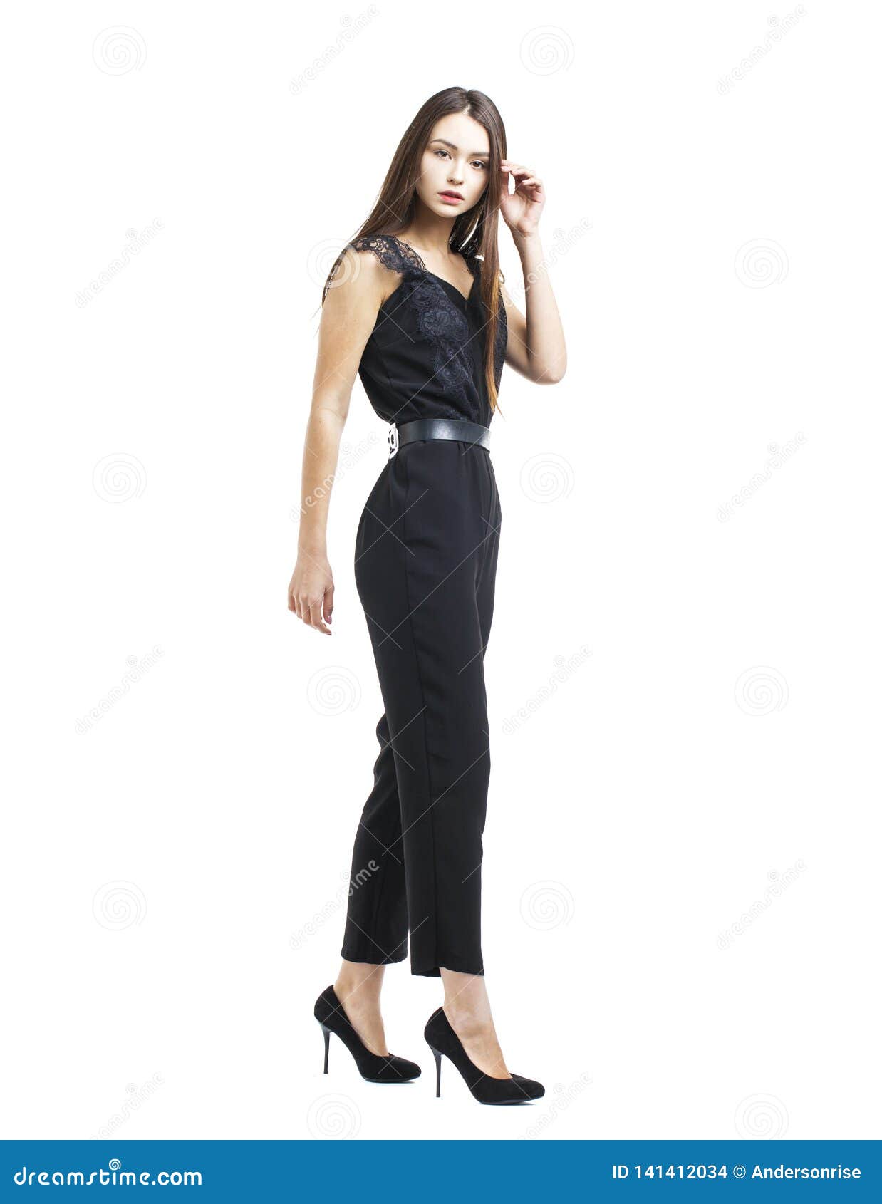 Cuerpo Completo, Mujer Morena Hermosa Blusa Negra Y Pantalones Foto archivo - Imagen de blusa, adulto: