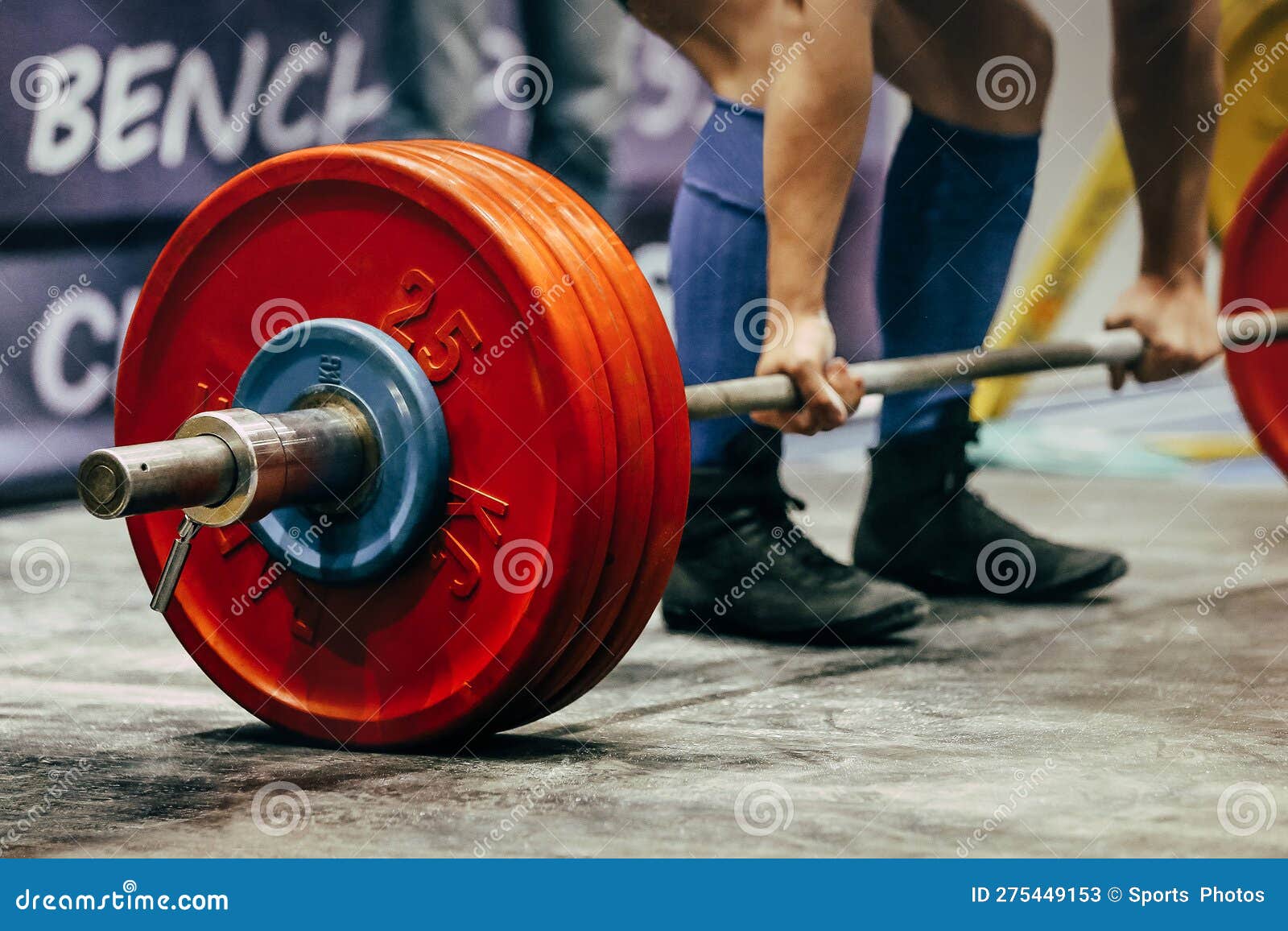 Cuerpo Parcial Levantamiento De Fuerza Macho En La Competencia De  Levantamiento De Potencia Imagen de archivo - Imagen de acosar,  weightlifting: 275449153