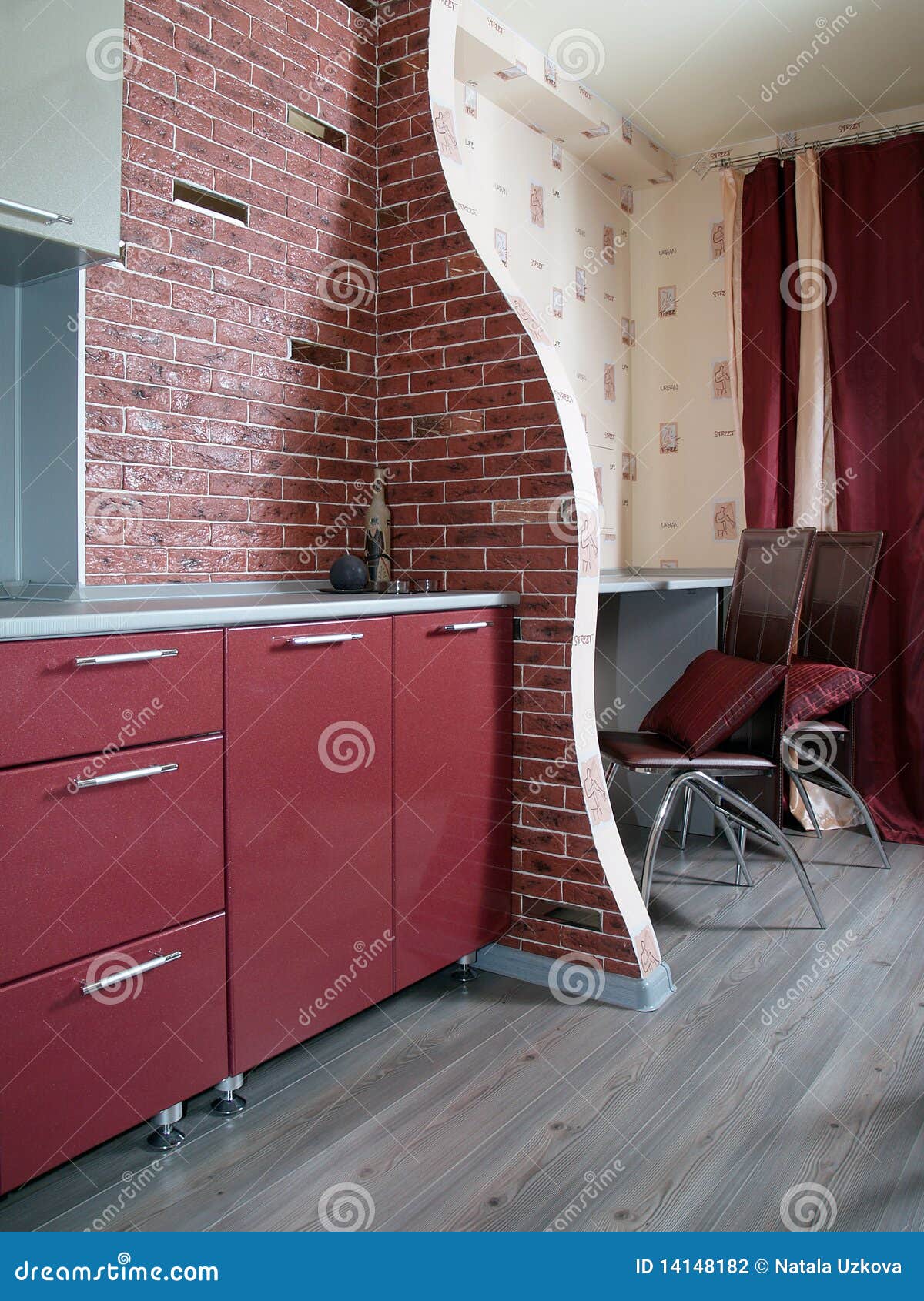 Cuisine Rouge Moderne Pure Avec Un Mur De Briques Photo stock Image