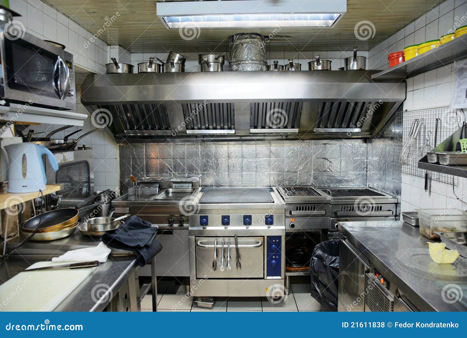 Cuisine Type D'un Restaurant Photo stock Image du kitchenware, neuf