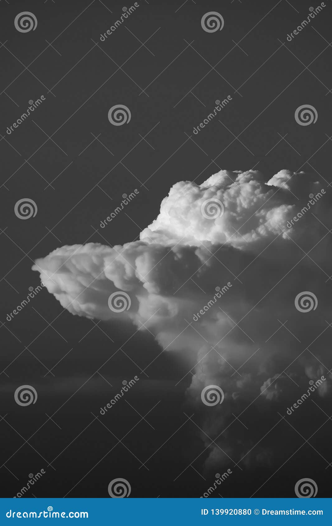 Cumulonimbus En Blanco Y Negro Foto de archivo Imagen de cubo, bobo