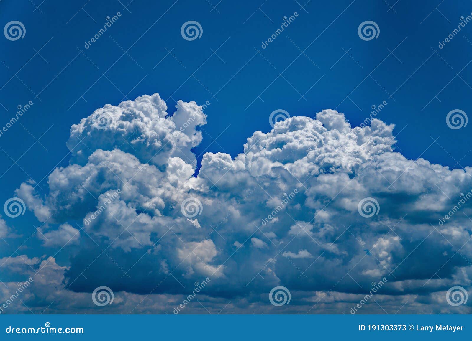 Cumulonimbus Storm Clouds A Dense Towering Vertical Cloud Stock Image Image Of Cloud Cumulonimbus