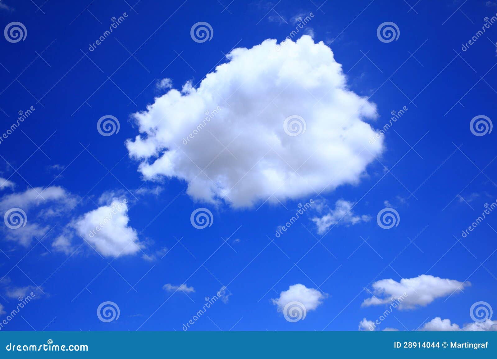 cumulus cloud in clear blue sky