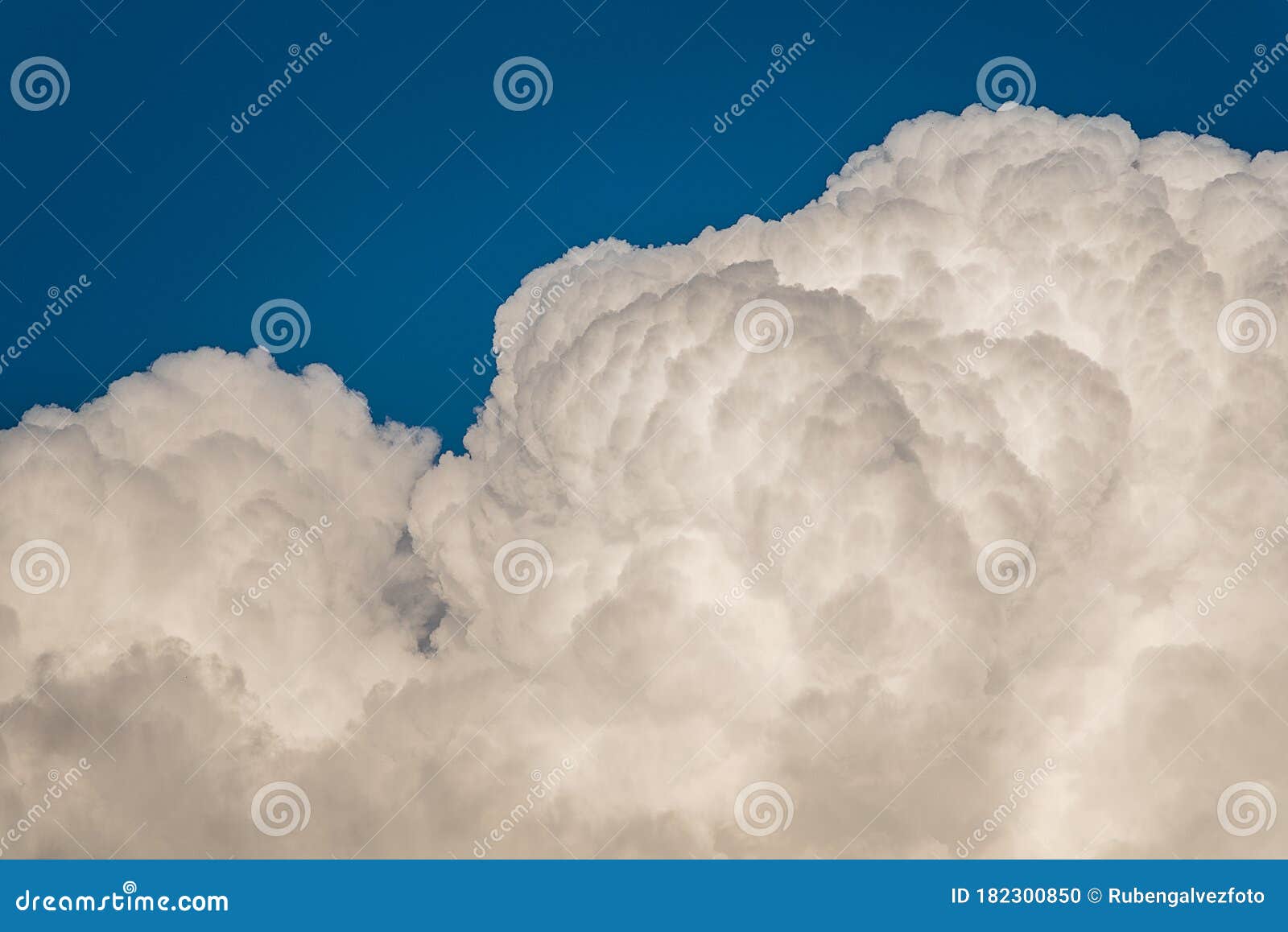 cumulus nimbus shot with telelens
