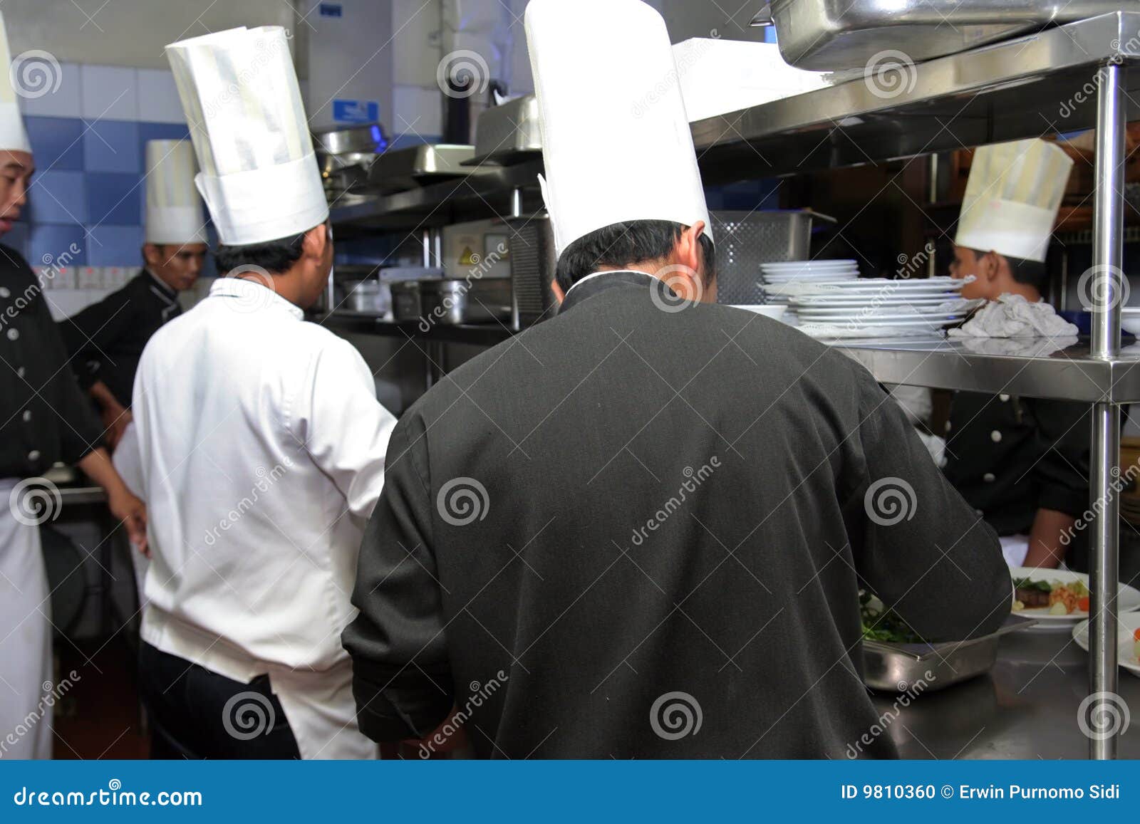 Cuoco unico sul lavoro. Ritratto della gente sul lavoro