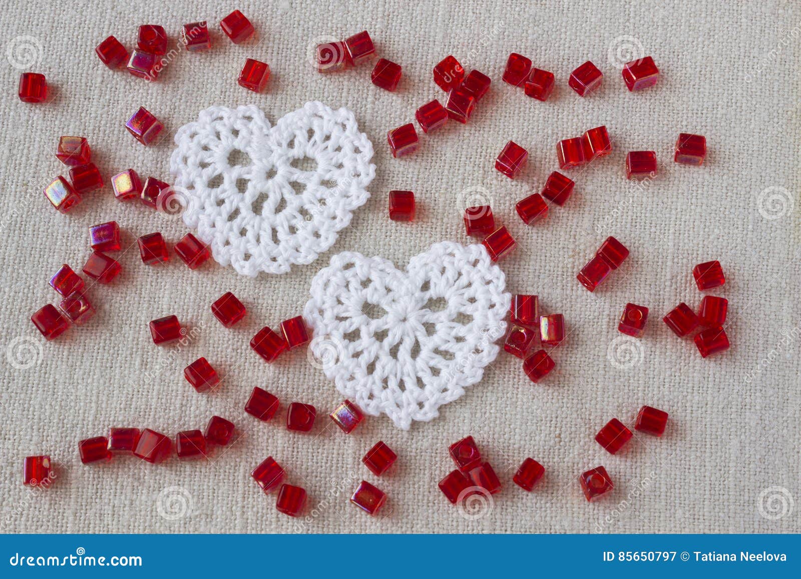 Cuore Irlandese Di Bianco Del Pizzo All Uncinetto Del Vecchio Cotone Creativo Di Tela Pasqua Tricottata Fatta A Mano Natale Con Immagine Stock Immagine Di Decorazione Tela