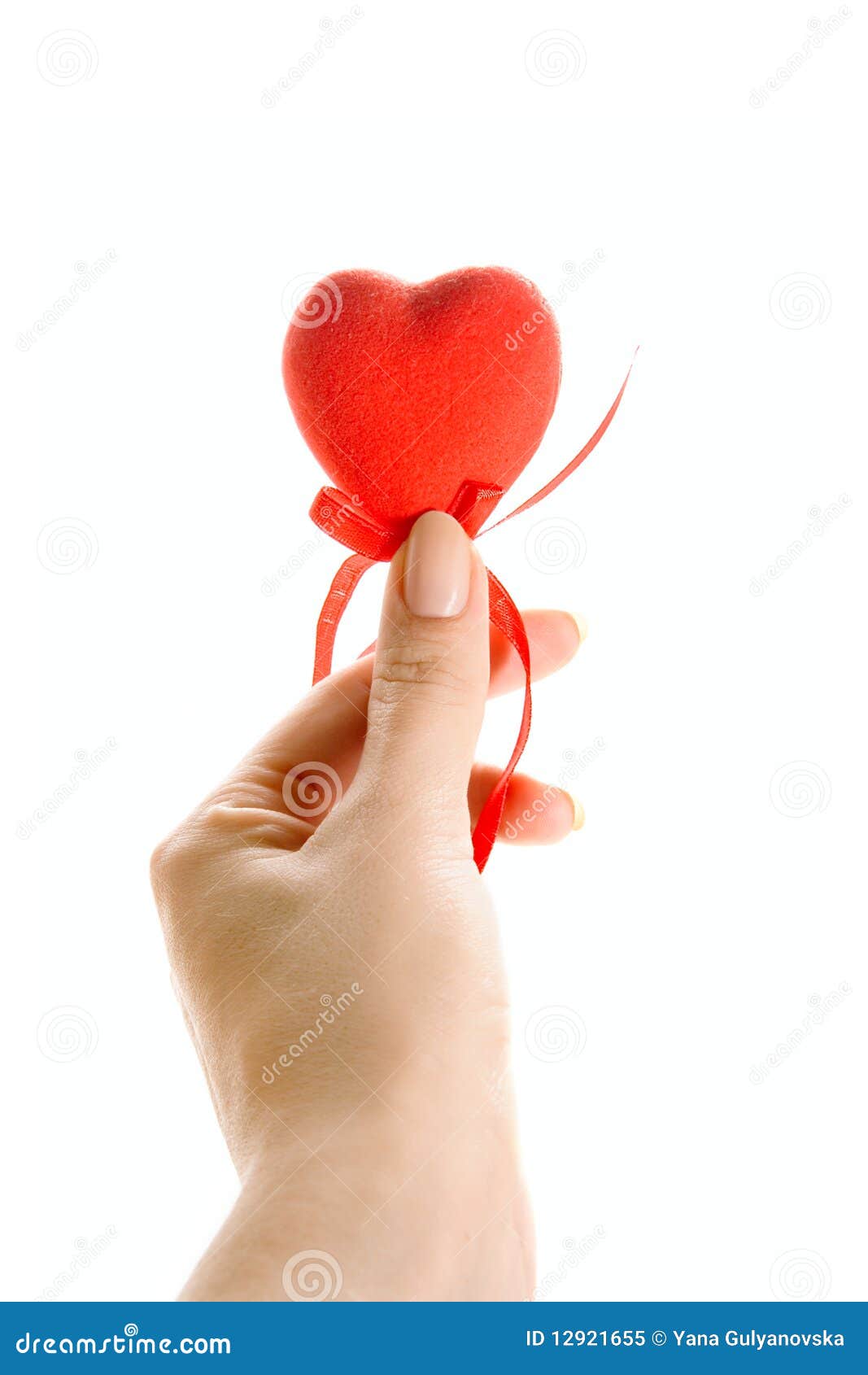 Cuore rosso in mano umana immagine stock. Immagine di elemento - 12921655