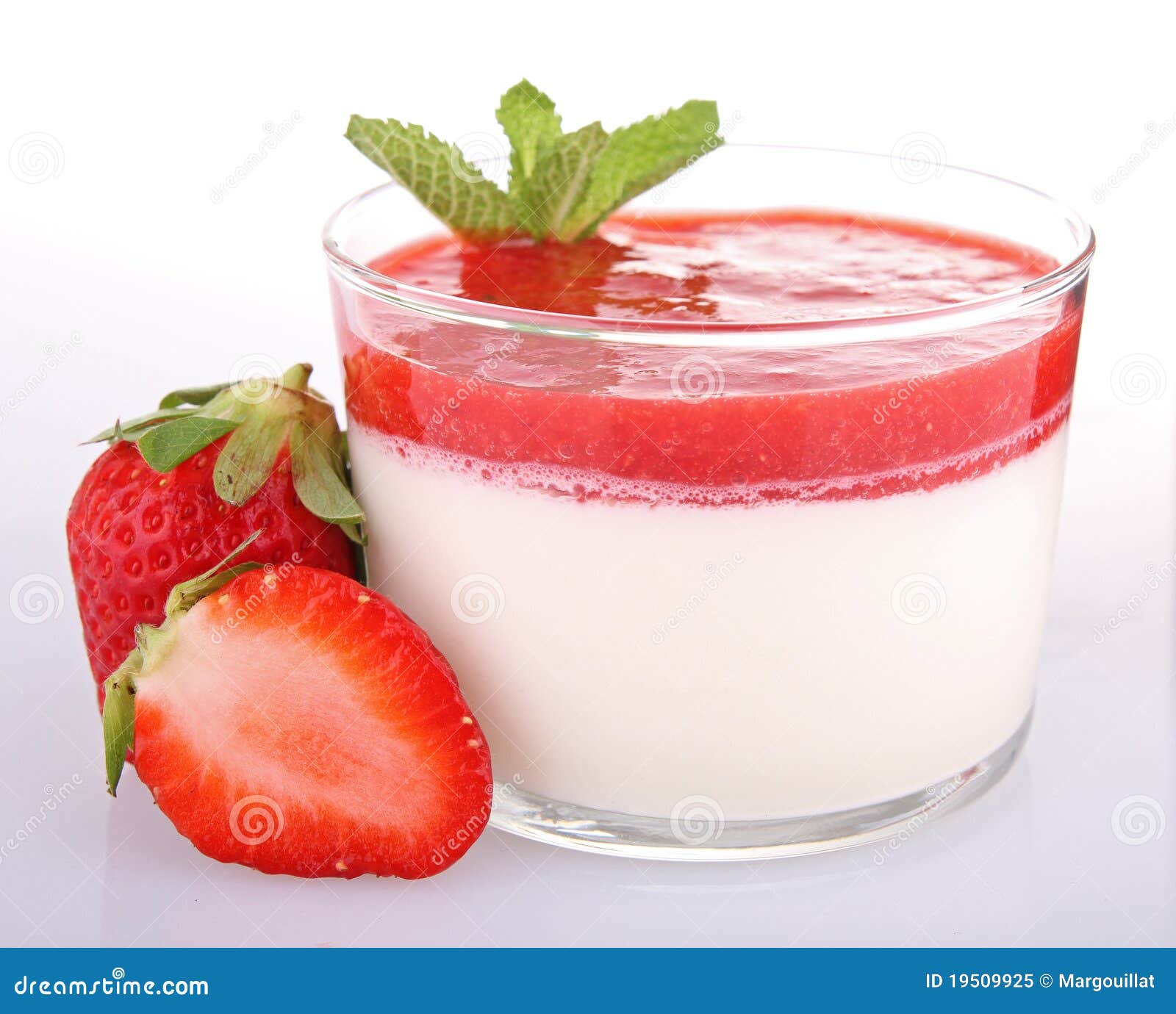 Cup of panna cotta stock image. Image of dessert, sweet 19509925