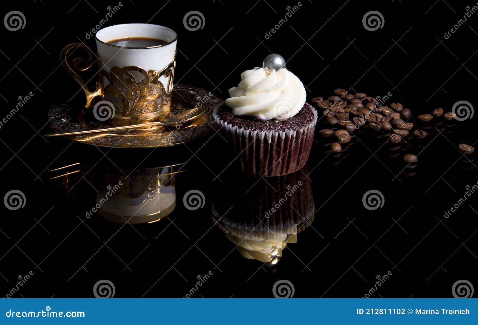 Cupcake on Black Glass Background with Reflection, Golden Coffee ...