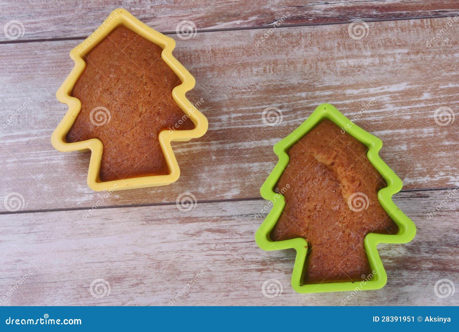 Cupcakes Christmas Tree in a Baking Dish Stock Image Image of kids