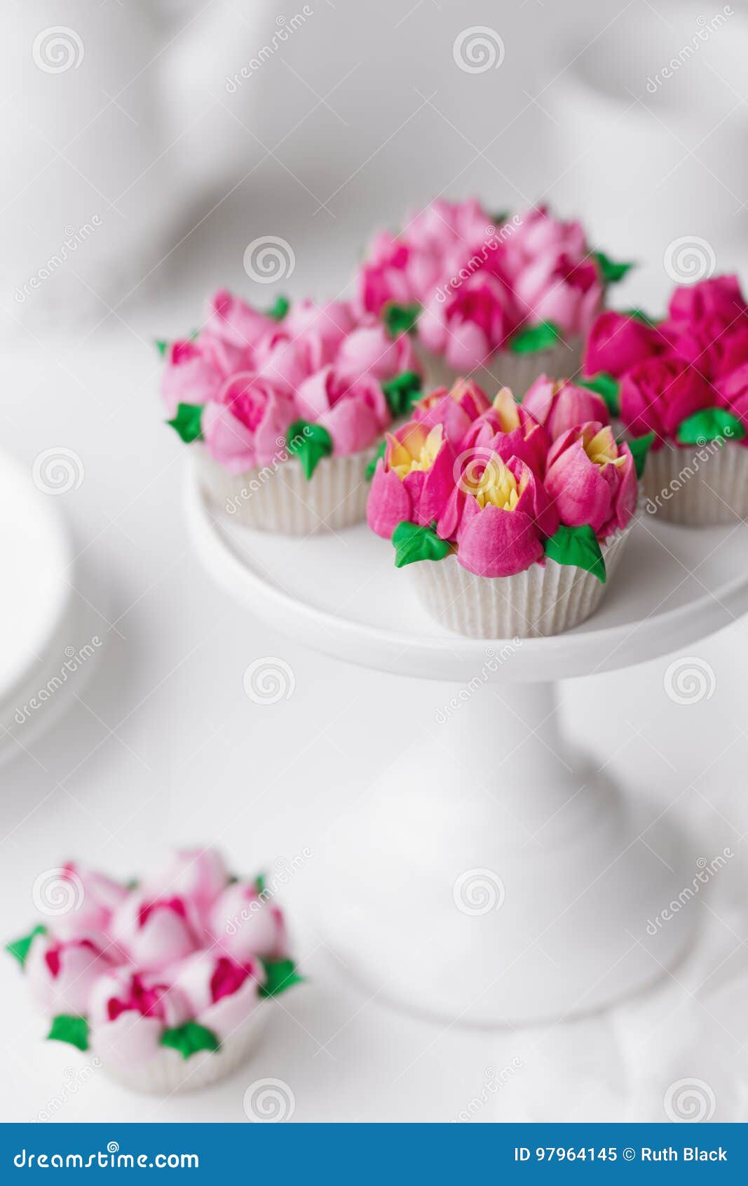 200 Best Russian Piping Tips ideas | russian piping tips, cake decorating  tips, cupcake cakes