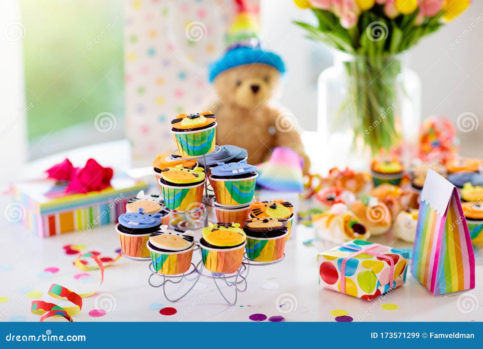 Cupcakes For Kids Birthday Child Jungle Party Stock Image Image Of Baking Buttercream 173571299