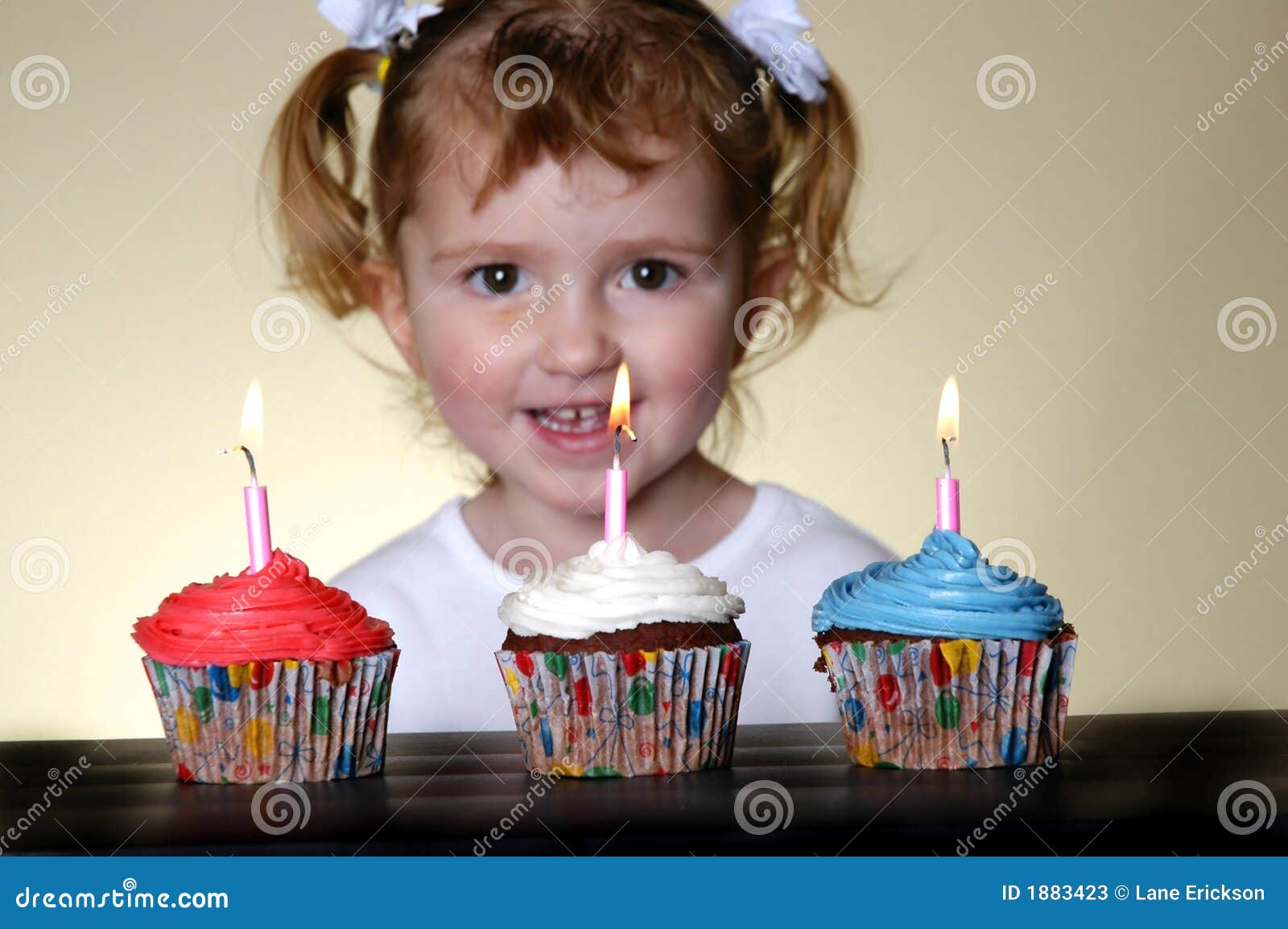 Cupcakes Little Girl stock image. Image of frosting, birthday 1883423