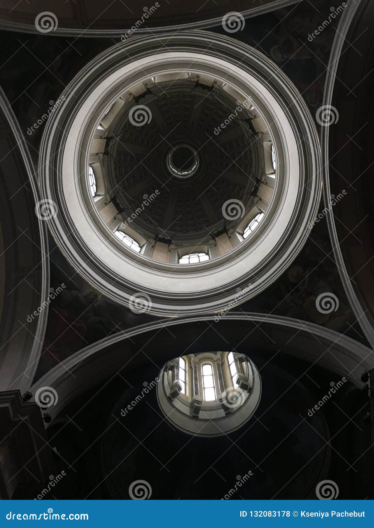 Cupola editorial stock photo. Image of chiesa, light 132083178