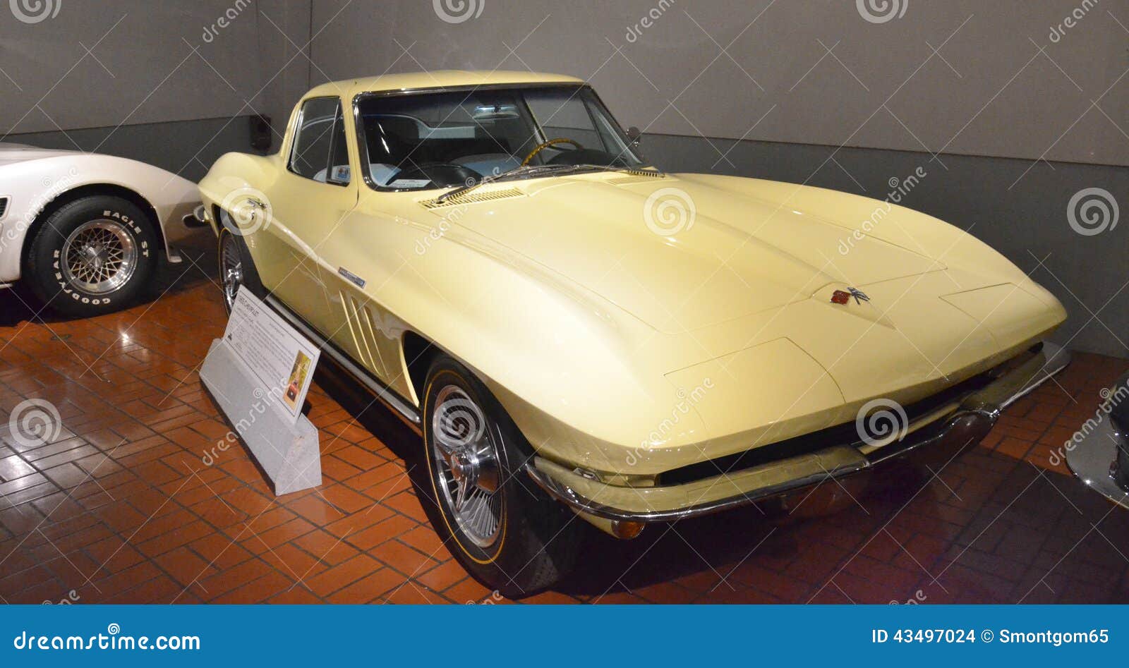 Cupé 1965 Del Deporte De Chevrolet Corvette Imagen de archivo editorial