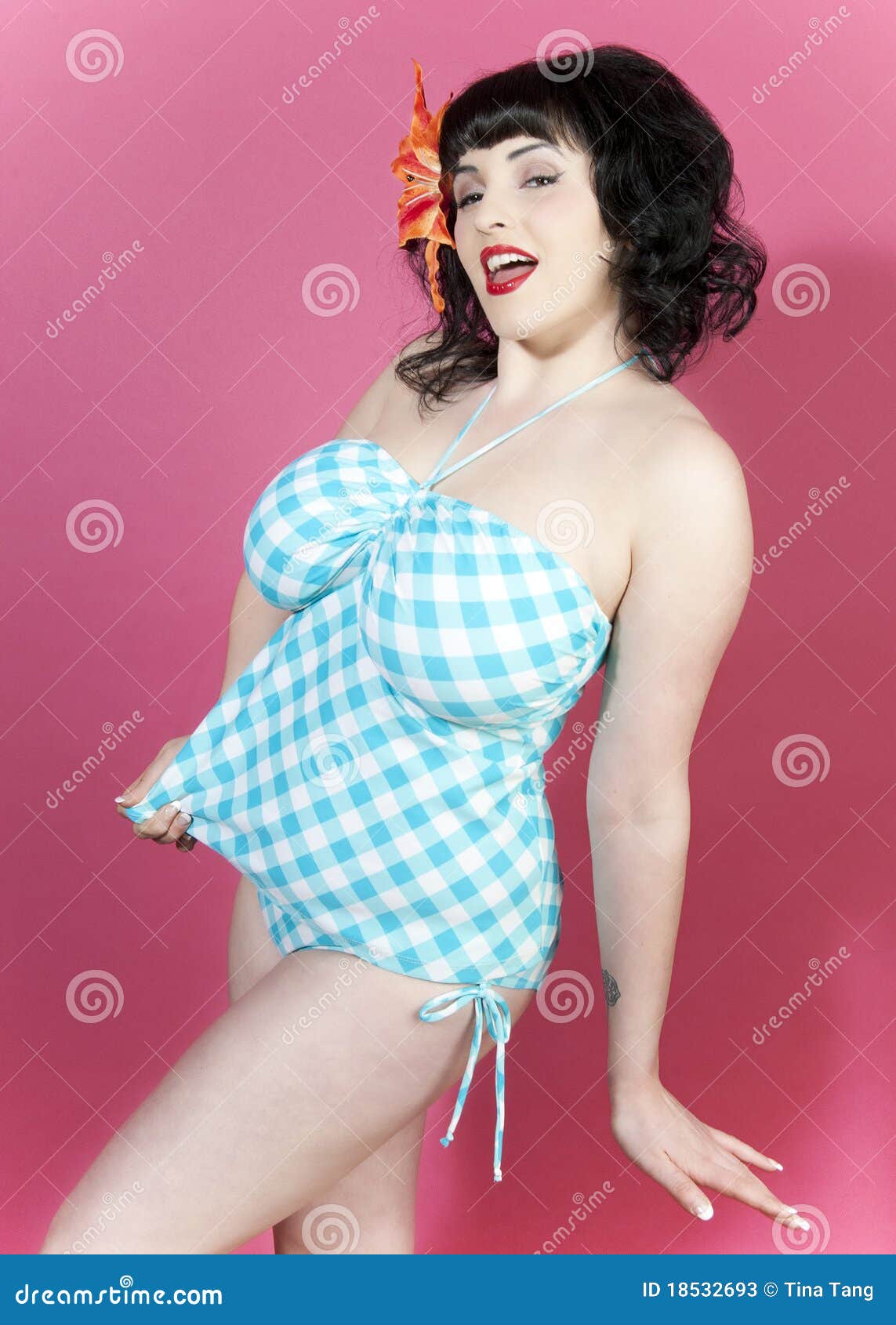 curvy pinup model