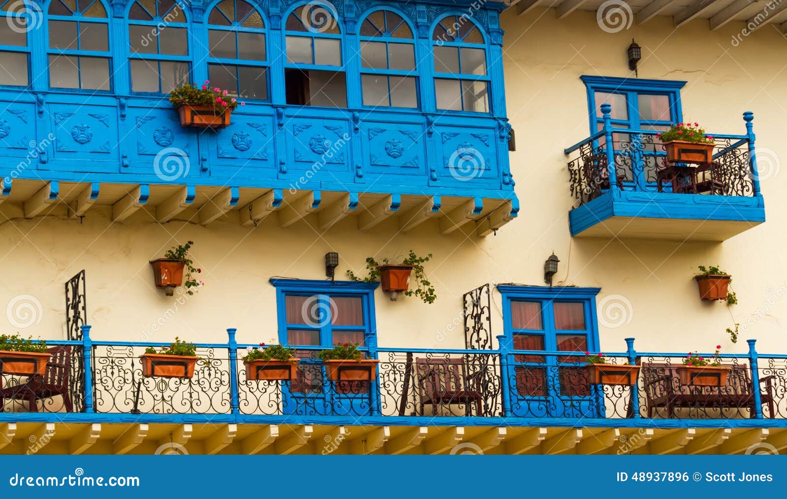 cusco balconies