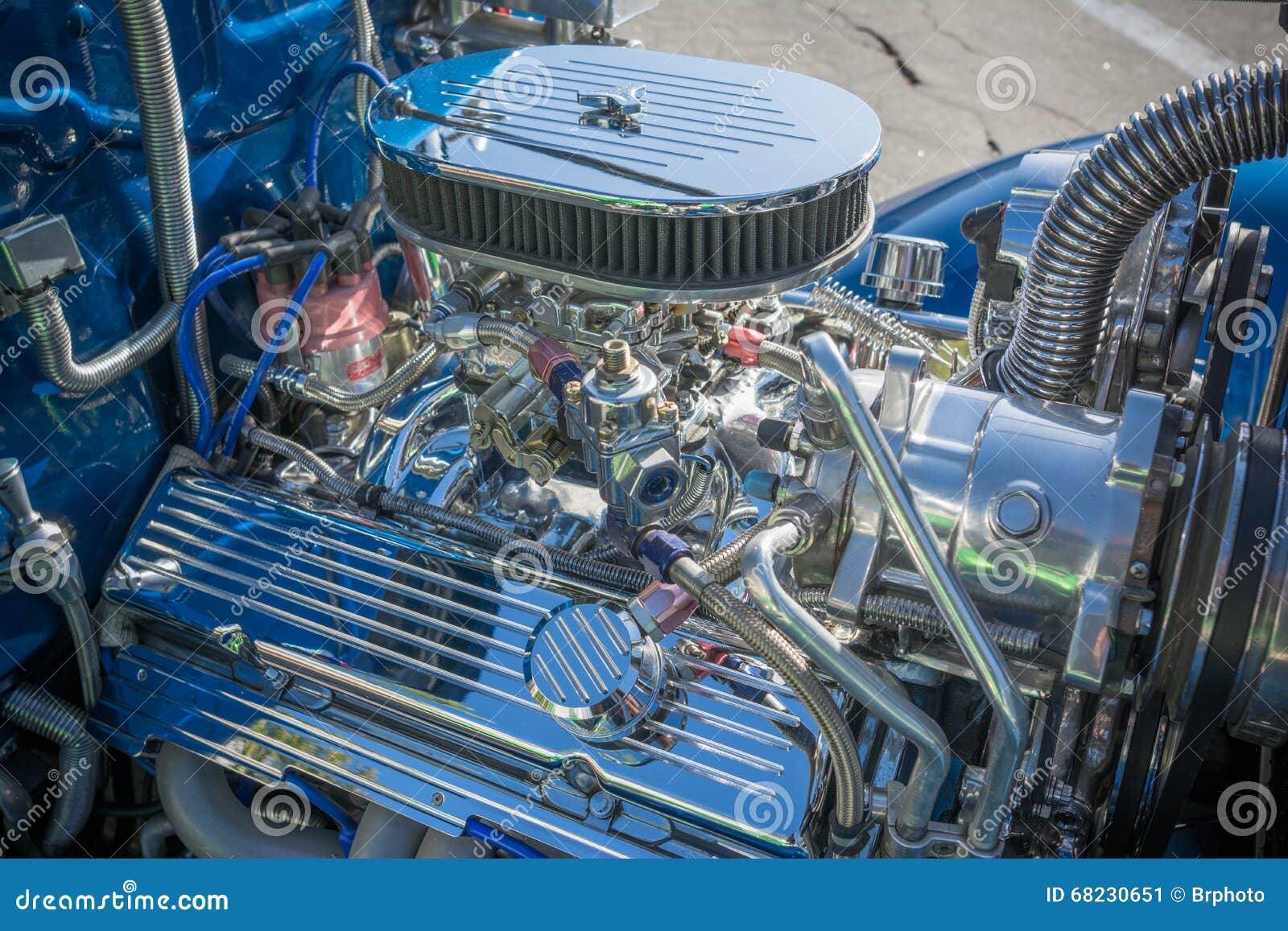 Customized Muscle Car Engine Displayed Editorial Photo - Image of