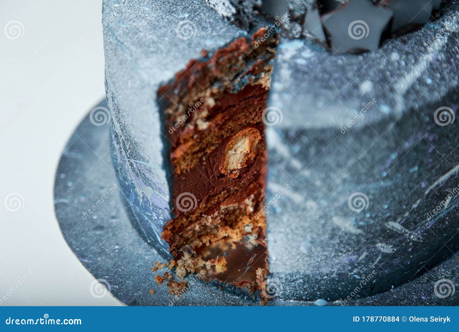 6 400 Birthday Cake Man Photos Free Royalty Free Stock Photos From Dreamstime 6 400 Birthday Cake Man Photos Free Royalty Free Stock Photos From Dreamstime
