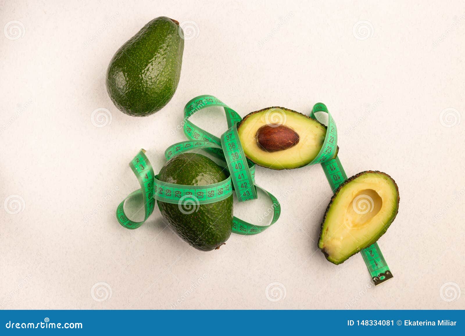cut and whole avocado with meter weght loss