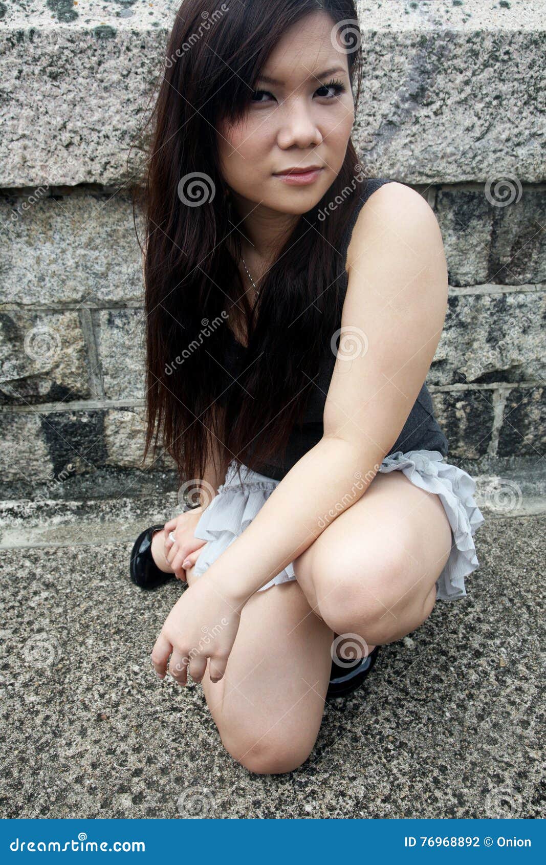 500px.com photo squatting asian teens