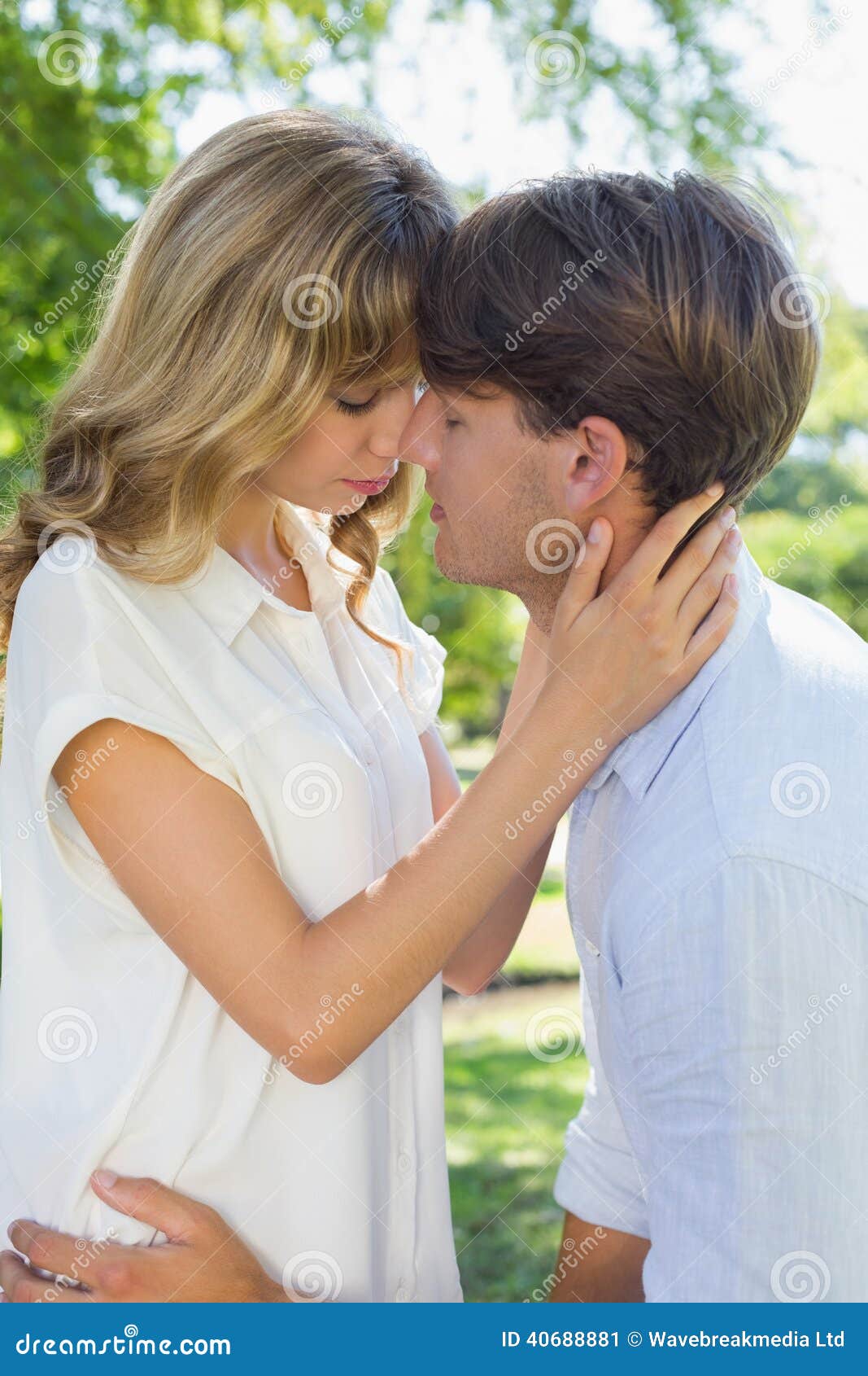 Cute Couple Hugging And Kissing In The Park Stock Image Image Of Park Affection 40688881