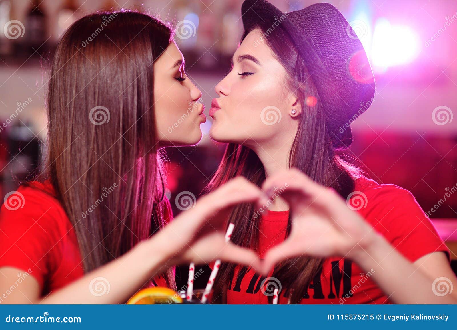 Lesbians Making Out Hd