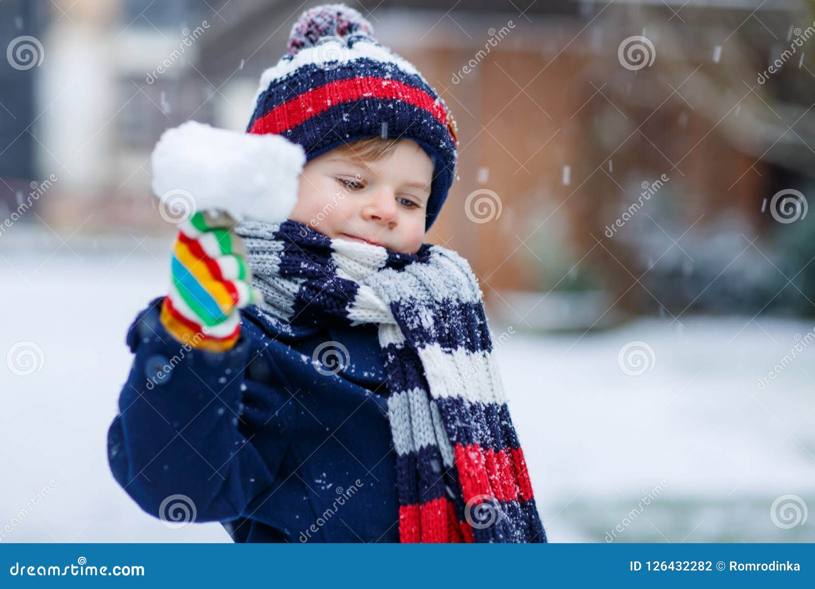 11,025 Fashion Kid Snow Stock Photos - Free & Royalty-Free Stock Photos  from Dreamstime