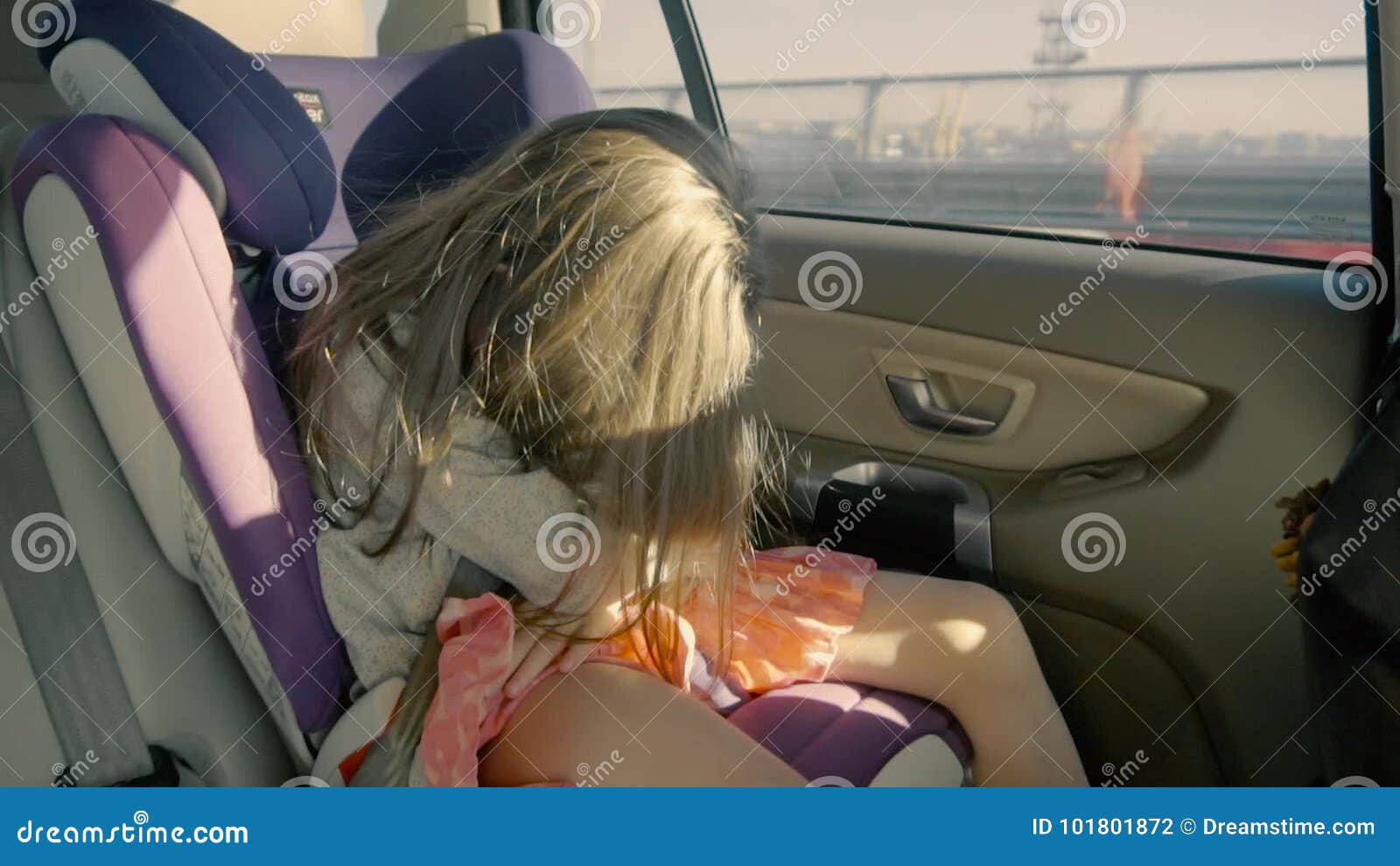 голая сестра в машине фото 51