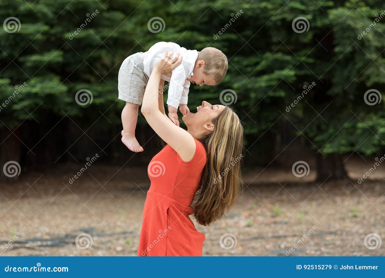 45,200+ Millennial Moms Stock Photos, Pictures & Royalty-Free