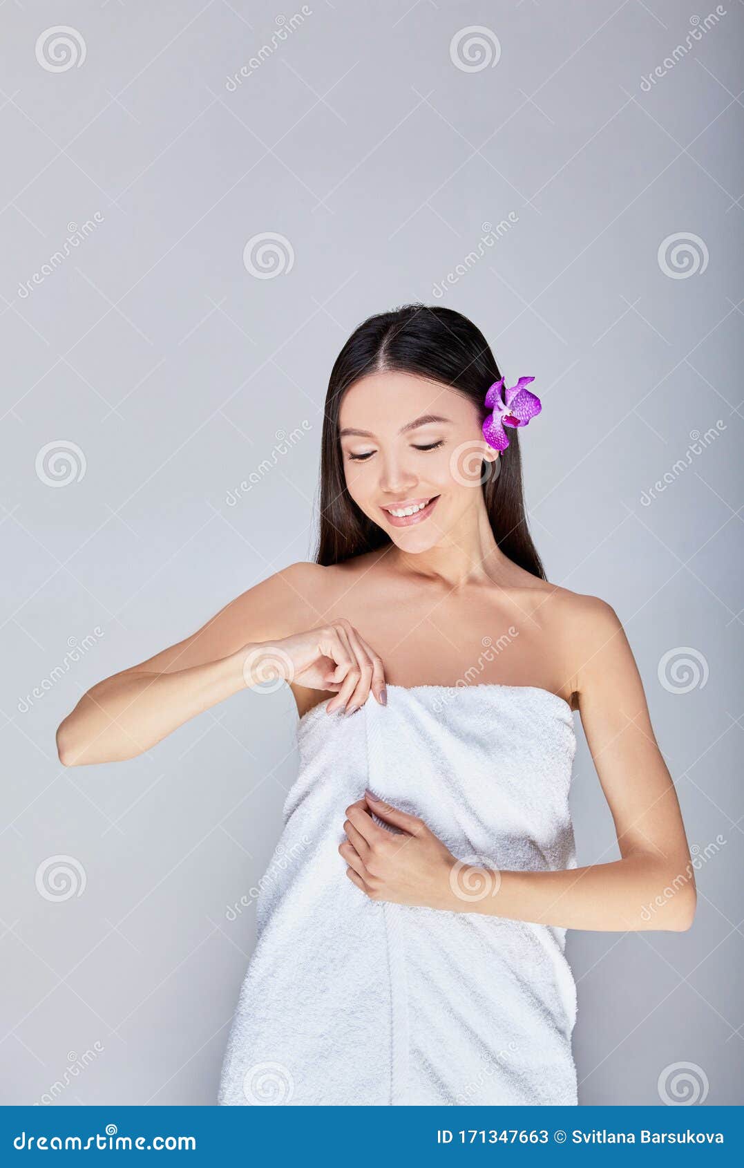 Asian Girls Showering Asian Girls Showering