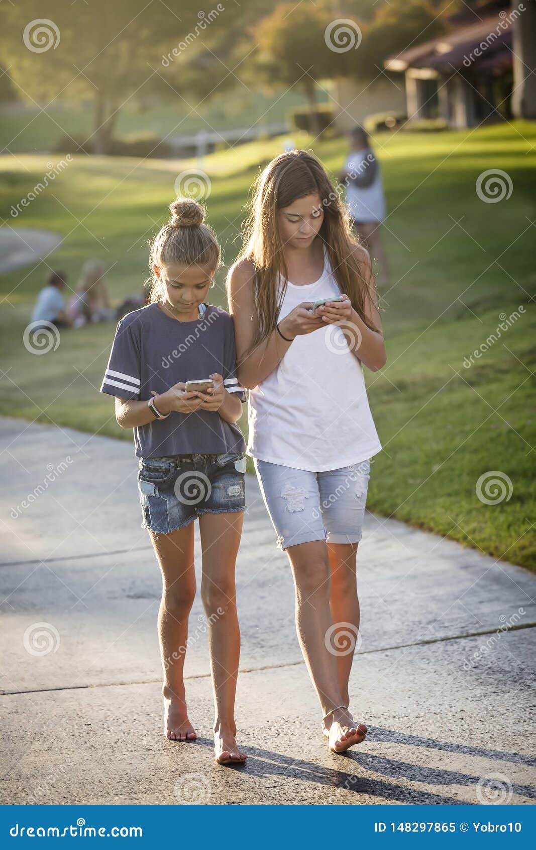 Mobile Web Cute Young Teens