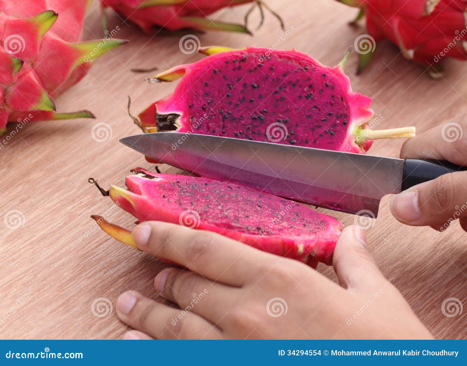 Cutting dragon fruit stock photo. Image of dragonfruit 34294554