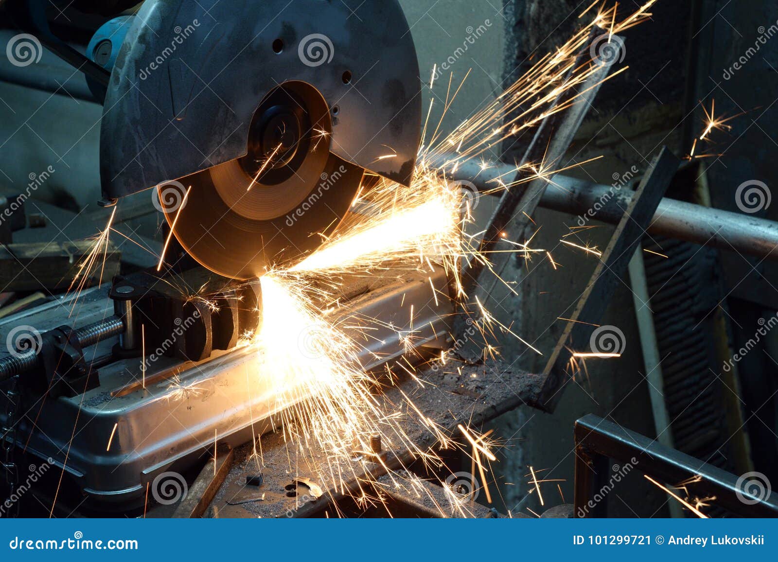 Cutting metal on a lathe stock image. Image of burning 101299721