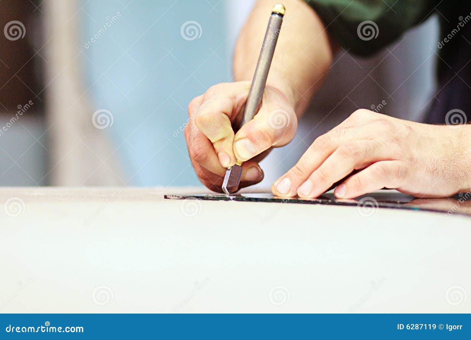 Mirror cutting near me