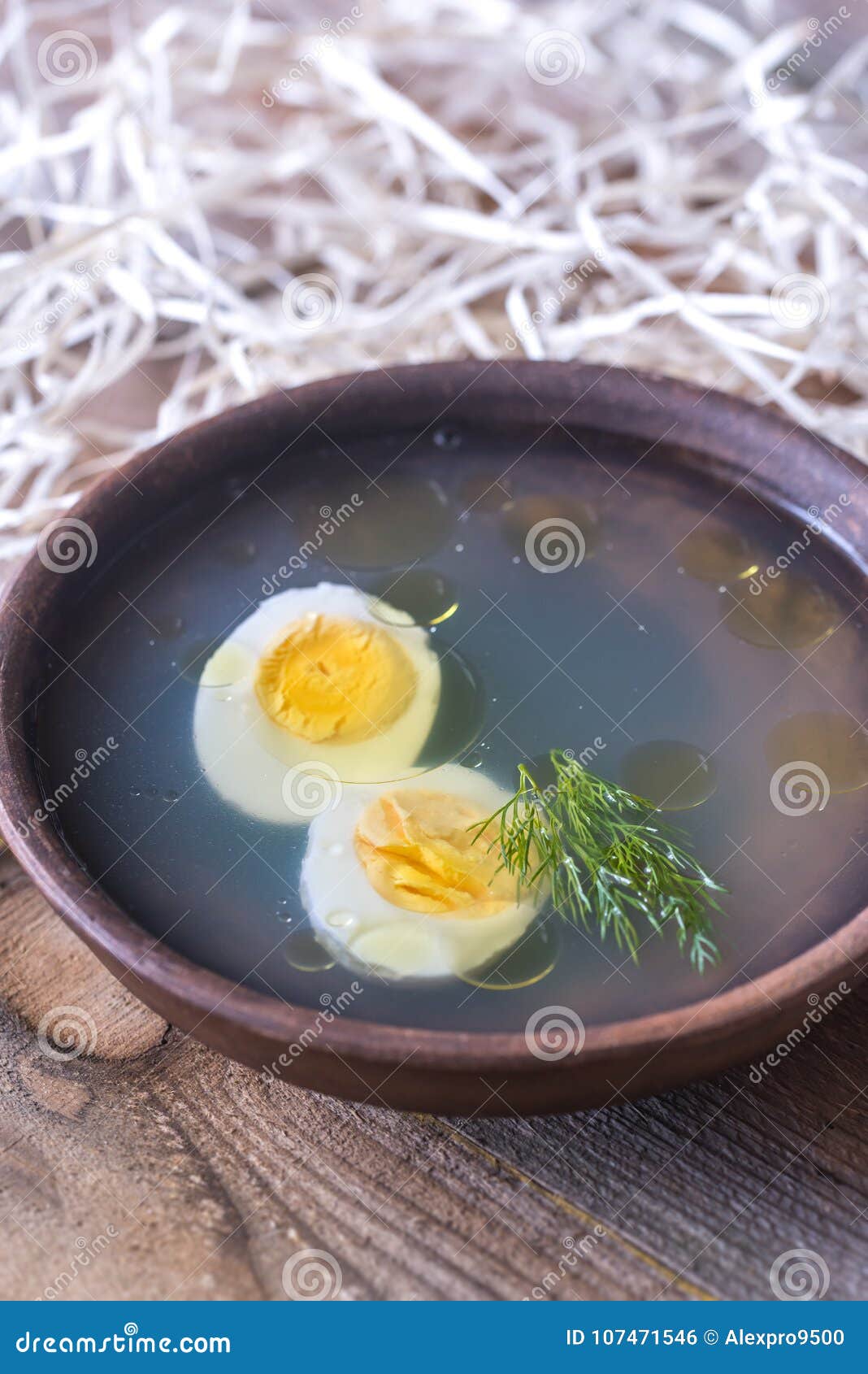 Cuvette De Bouillon De Poulet Photo stock Image du herbe,