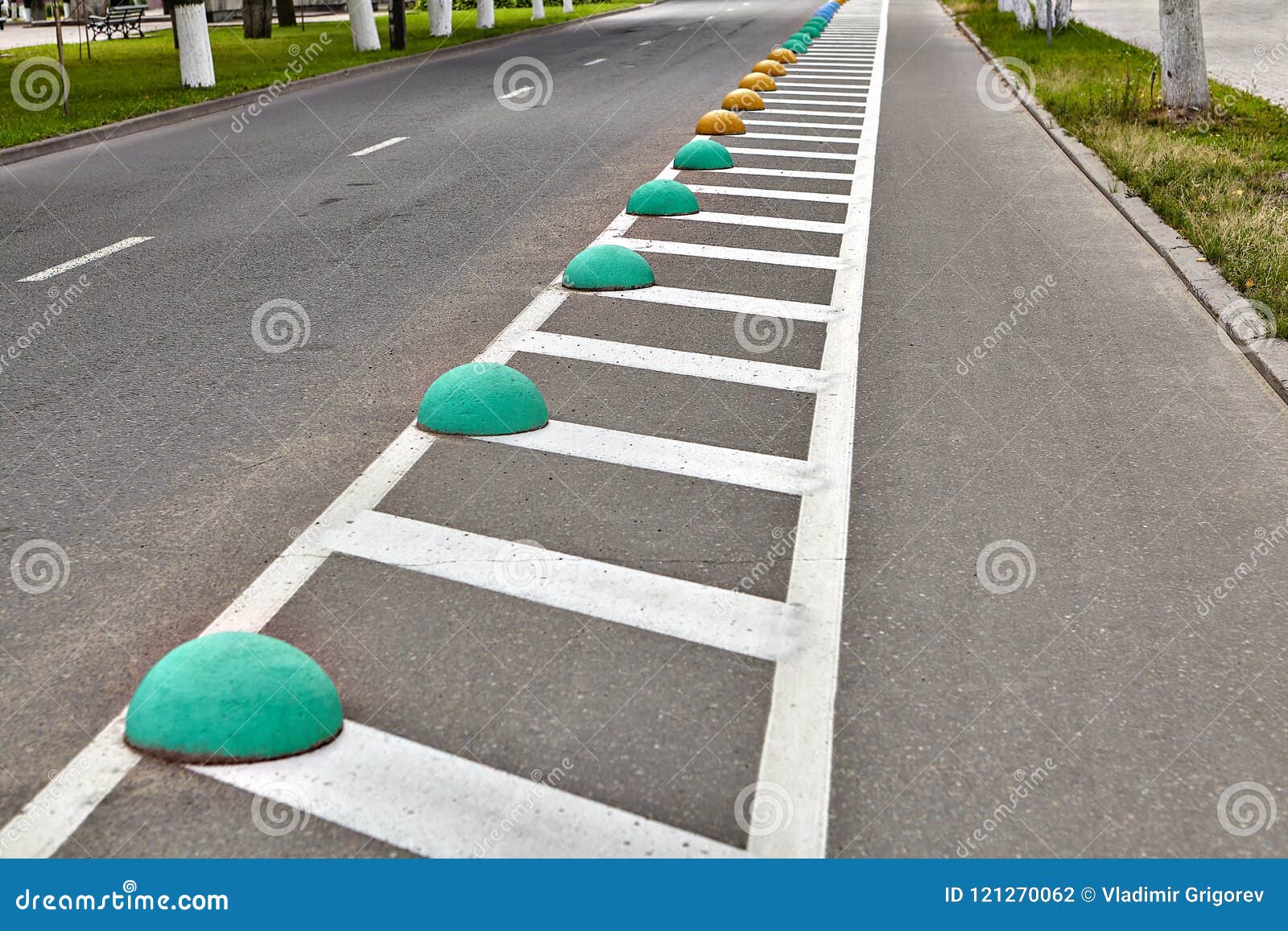 cycle track or bikeway with markings on roadway, hemispheres fen