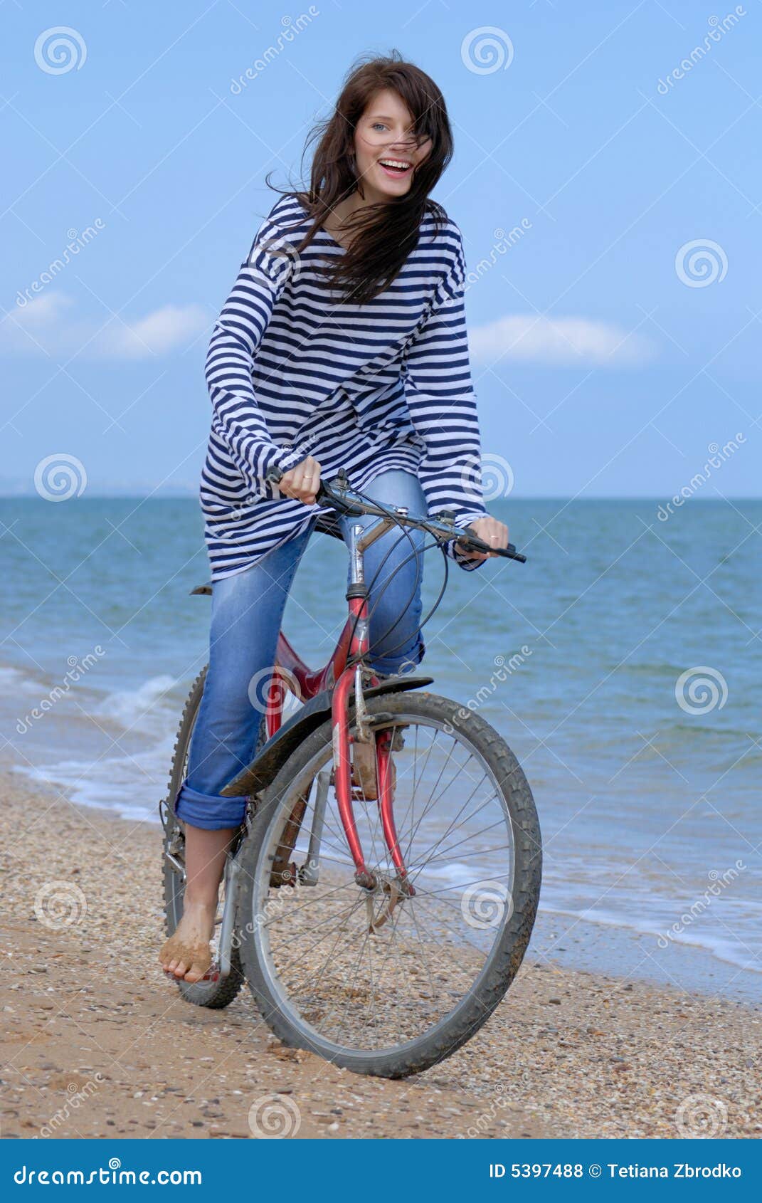 https://thumbs.dreamstime.com/z/cycling-girl-5397488.jpg