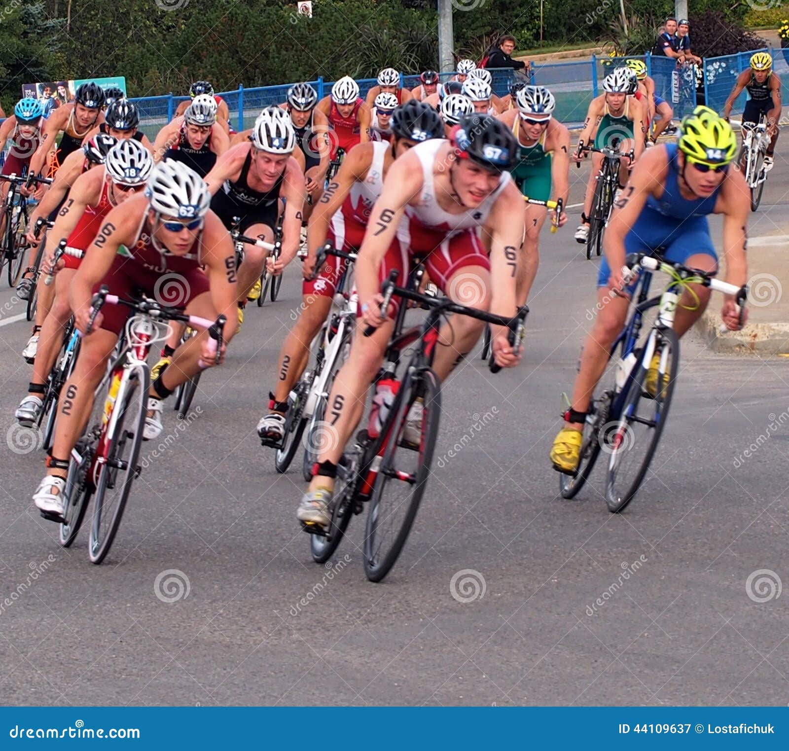 Cyclists at Triathlon editorial photography. Image of countries 44109637