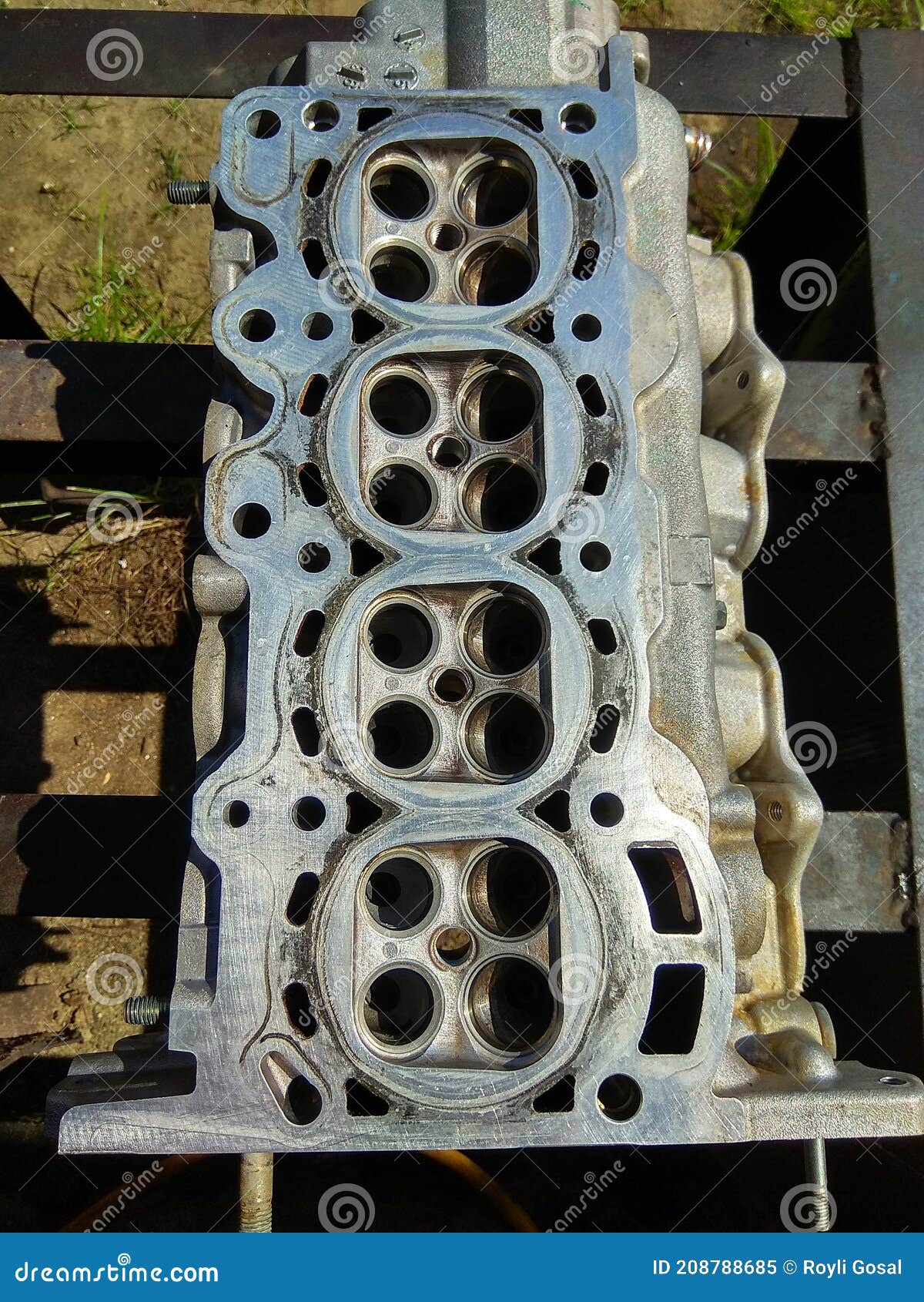Cylinder Head Toyota Avanza 1.300cc Stock Image Image of 1300cc