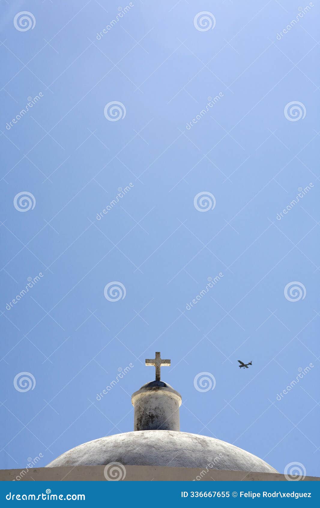 cÃÂºpula de nossa senhora da graÃÂ§a in sagres, portugal under a clear sky