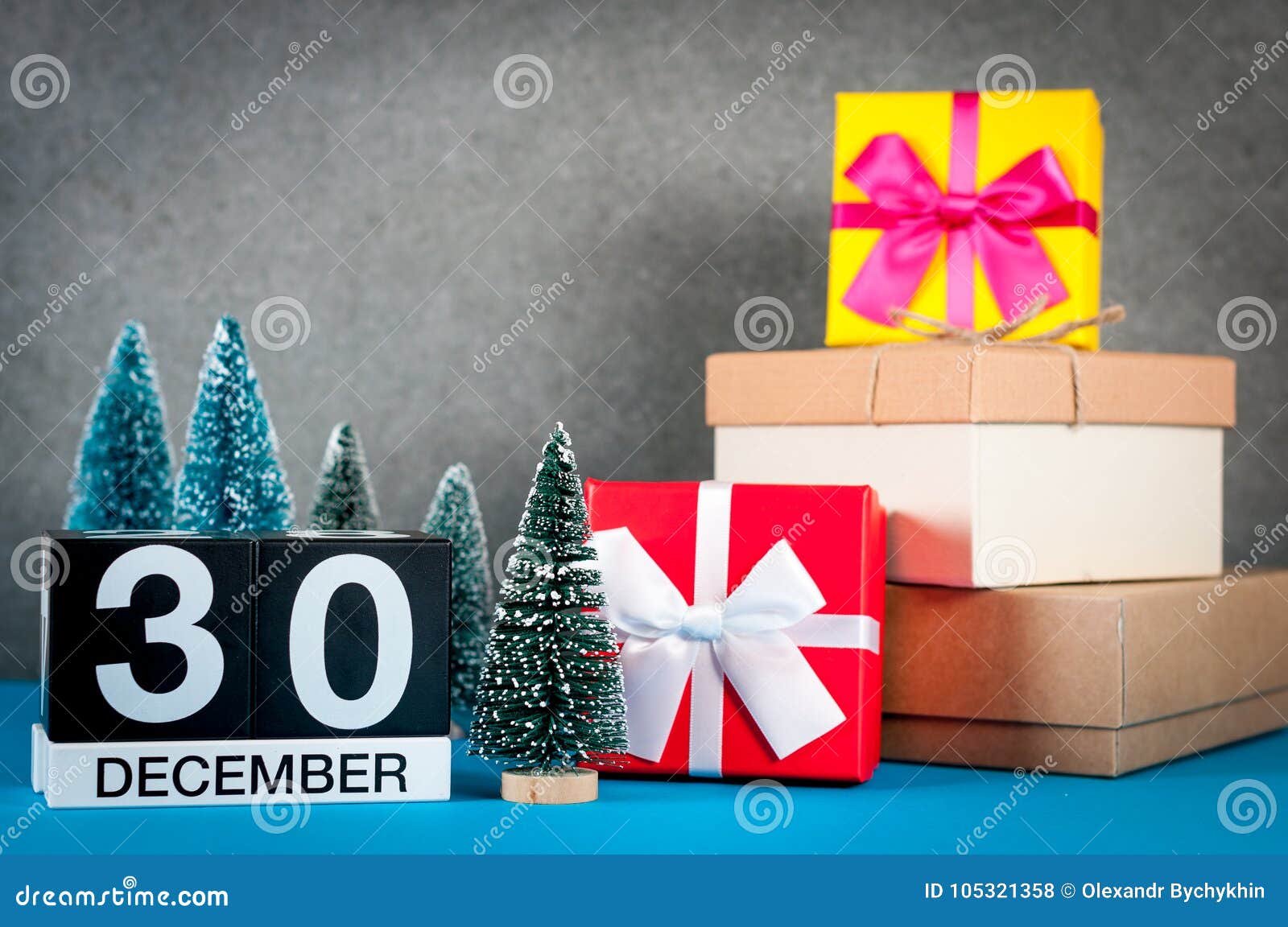 30 Décembre Jour De L'image 30 De Mois De Décembre, Calendrier à Noël Et Fond De Nouvelle Année Avec Des Cadeaux Et Peu Photo stock - Image du mois, plan: 105321358