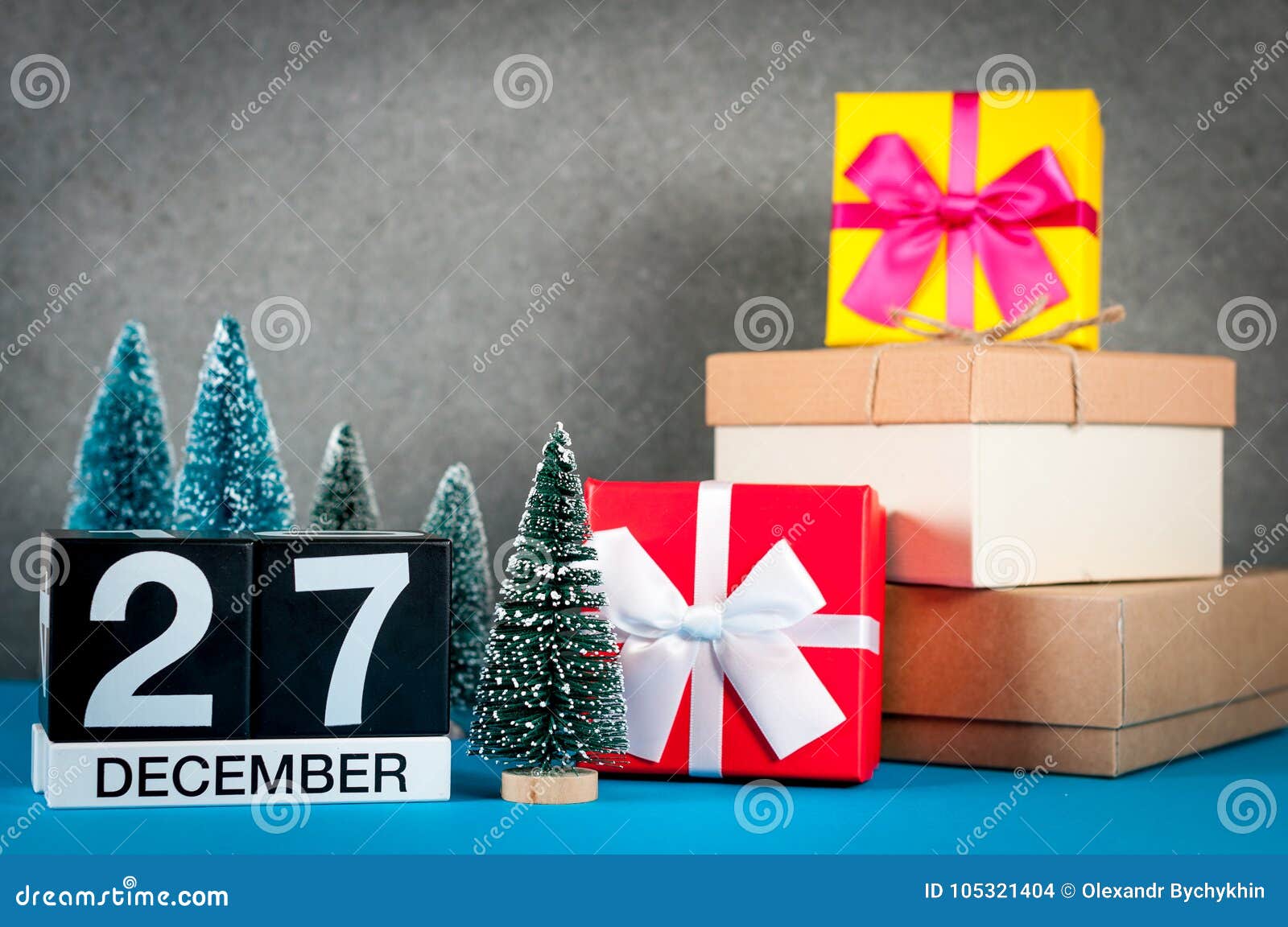 27 Décembre Jour De L'image 27 De Mois De Décembre, Calendrier à Noël Et Fond De Nouvelle Année Avec Des Cadeaux Et Peu Photo stock - Image du ordonnancement, début: 105321404