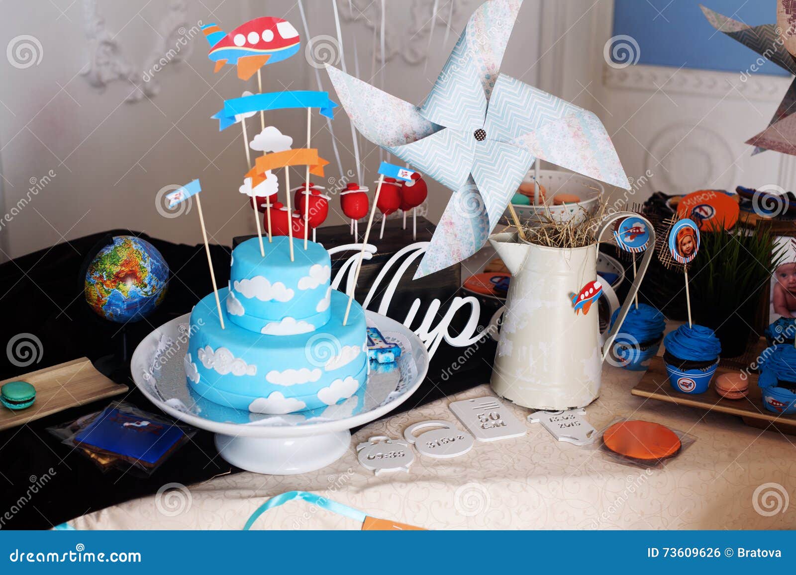 Gâteau Pour Une Baby Shower Beau Gâteau Au Mastic Décor Bleu Pour