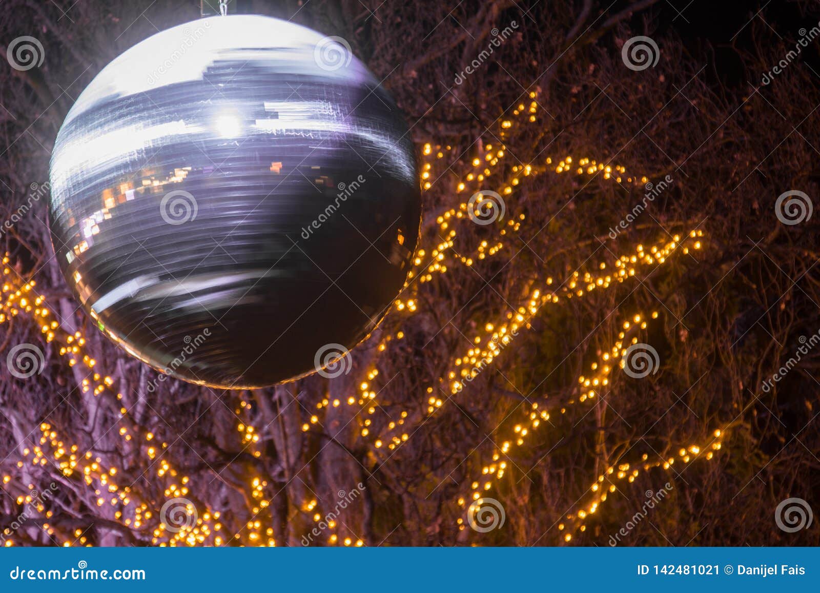 Décoration De Noël Placement Unique Avec Des Lumières Sur