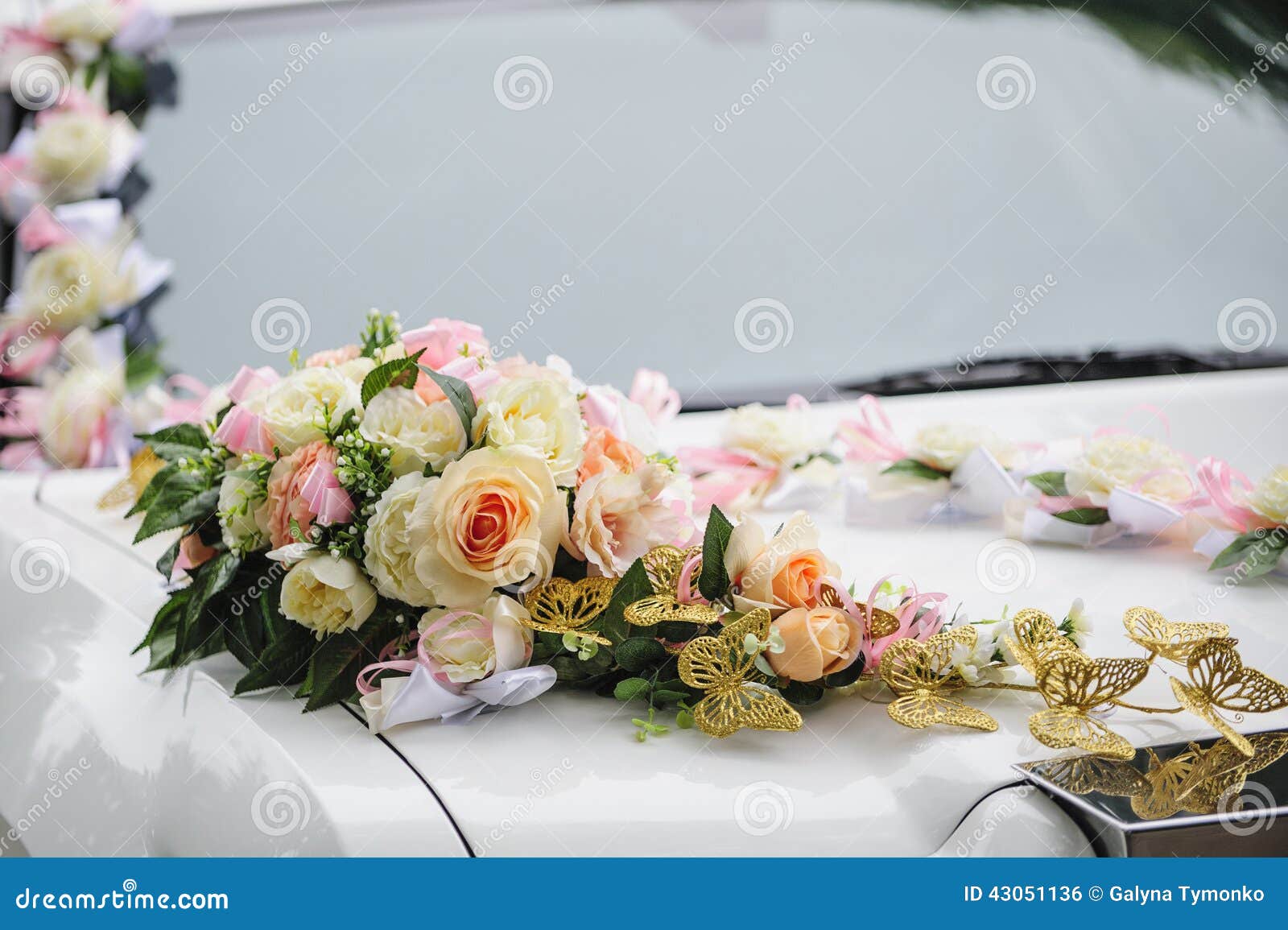 Décoration de voitures de mariage, décoration de voitures de fleurs de  rose, décoration de voitures de mariage papillon, décorations de mariage  for les fournitures d'ornement de voiture accessoires d' : :  Cuisine