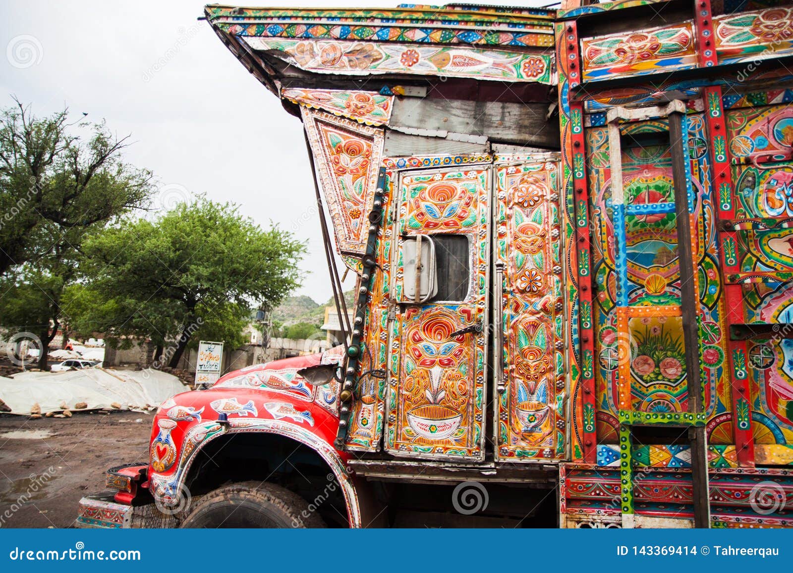 Décoration Sur Un Camion Pakistanais Traditionnel Image stock éditorial -  Image du tintement, paon: 143369414